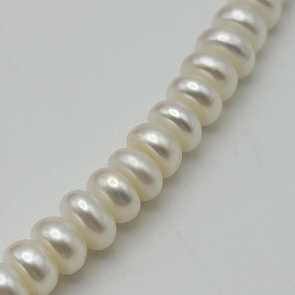 Vtg. MA  White Freshwater Cultured Pearl Beaded Necklace 10K Gold Clasp 18"-5mm - Picture 3 of 8